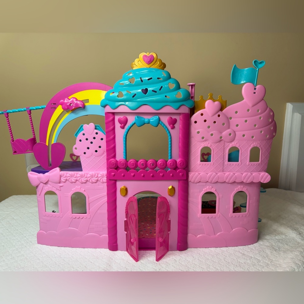 Magic Music Castle With Lights And Music - Picture 8 of 8